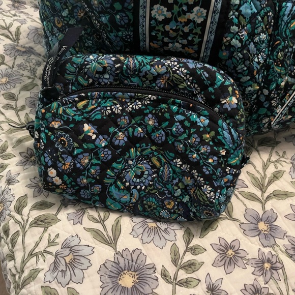 Vera Bradley Dreamer Paisley Duffle and Cosmetic Bag. EUC!! - Picture 2 of 3